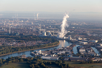 GKM à le quartier Neckarau in Mannheim dans le département Bade-Wurtemberg, Allemagne vue d'en haut