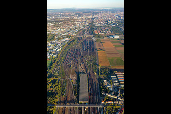 Vue aérienne de Gare de triage à le quartier Rheinau in Mannheim dans le département Bade-Wurtemberg, Allemagne