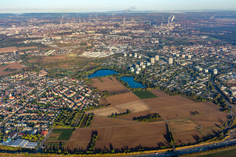 Vue aérienne de Vogelstang à le quartier Wallstadt in Mannheim dans le département Bade-Wurtemberg, Allemagne