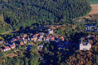 Vue aérienne de Bollwerk et le château de Lichtenberg vus du sud à le quartier Niedernhausen in Fischbachtal dans le département Hesse, Allemagne