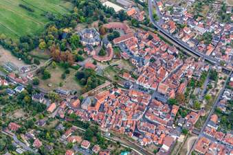 Vue aérienne de Château Büdingen à Büdingen dans le département Hesse, Allemagne