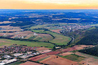 Vue aérienne de Antennes satellite Intelsat de la station terrestre Fuchsstadt à Fuchsstadt dans le département Bavière, Allemagne