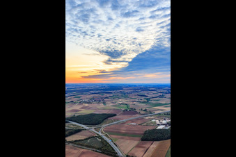 Vue aérienne de Jonction d'autoroute de Werntal à Bergrheinfeld dans le département Bavière, Allemagne