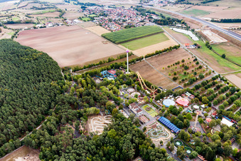 Vue aérienne de Base de loisirs - Parc d'attractions Freizeit-Land Geiselwind à Geiselwind dans le département Bavière, Allemagne
