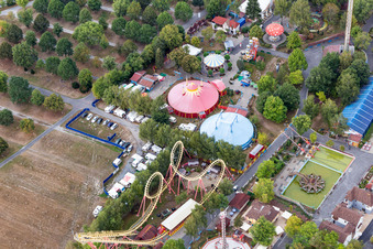 Base de loisirs - Parc d'attractions Freizeit-Land Geiselwind à Geiselwind dans le département Bavière, Allemagne d'en haut