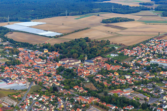 Vue aérienne de Vue de la ville depuis le sud à Wiesentheid dans le département Bavière, Allemagne