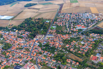 Vue aérienne de Vue de la ville depuis le sud à Wiesentheid dans le département Bavière, Allemagne