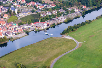 Vue aérienne de Traversée en ferry du Main à Wipfeld dans le département Bavière, Allemagne