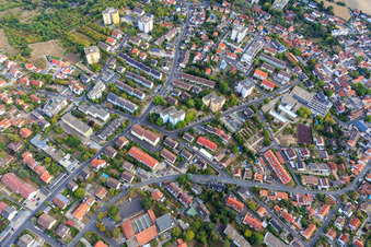 Vue aérienne de Rue Eichendorff à Gerbrunn dans le département Bavière, Allemagne