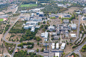 Vue aérienne de Campus Julius-Maximilians-Université à le quartier Frauenland in Würzburg dans le département Bavière, Allemagne