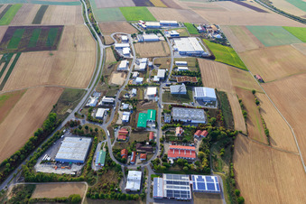 Vue aérienne de Zone industrielle de Waltersberg avec Sonoco Deutschland GmbH à Grünsfeld dans le département Bade-Wurtemberg, Allemagne