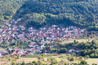 Vue aérienne de Quartier Oberlauda in Lauda-Königshofen dans le département Bade-Wurtemberg, Allemagne