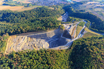 Vue aérienne de Carrière de bws Baden-Württembergische Steinbruchbetriebe GmbH & Co. KG à Gundelsheim dans le département Bade-Wurtemberg, Allemagne