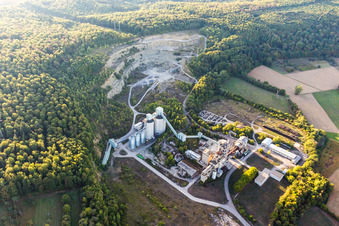 Vue aérienne de Carrière à Haßmersheim dans le département Bade-Wurtemberg, Allemagne