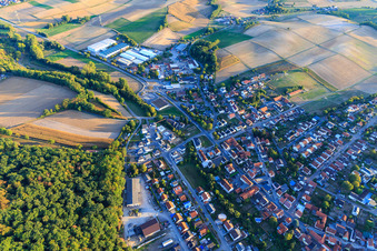 Vue aérienne de Rue Wilhelm à le quartier Michelfeld in Angelbachtal dans le département Bade-Wurtemberg, Allemagne