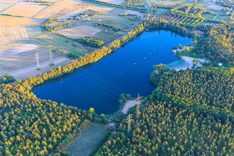 Vue aérienne de Heidesee à Forst dans le département Bade-Wurtemberg, Allemagne