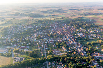Vue aérienne de Bouxwiller dans le département Bas Rhin, France