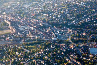 Saverne dans le département Bas Rhin, France d'en haut