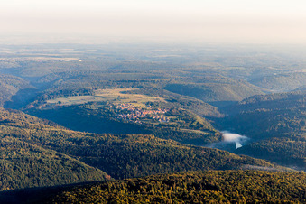 Vue aérienne de Eschbourg dans le département Bas Rhin, France
