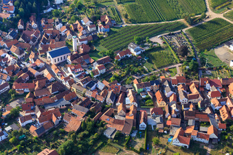 Vue aérienne de Église Saint-Louis à Eschbach dans le département Rhénanie-Palatinat, Allemagne