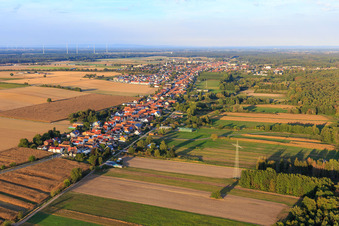 Photographie aérienne de La Saarstraße vue de l'ouest à Kandel dans le département Rhénanie-Palatinat, Allemagne