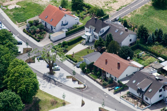 Vue oblique de Rue de la gare à Winden dans le département Rhénanie-Palatinat, Allemagne