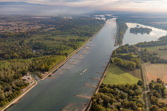 Vue aérienne de Port de Beinheim à le quartier Plittersdorf in Rastatt dans le département Bade-Wurtemberg, Allemagne