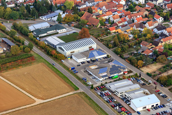 Vue aérienne de Zone commerciale Alte Landstraße avec EDEKA Paul, Autohaus Friedmann GmbH & Co. KG à Steinfeld dans le département Rhénanie-Palatinat, Allemagne