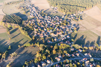 Vue oblique de Merkwiller-Pechelbronn dans le département Bas Rhin, France