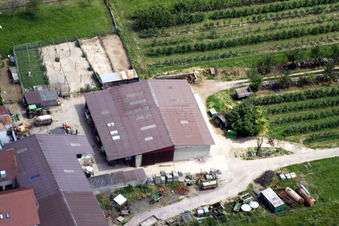 Enregistrement par drone de Rue Wiesen à le quartier Mühlhofen in Billigheim-Ingenheim dans le département Rhénanie-Palatinat, Allemagne