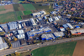 Vue aérienne de Musée de la technologie Sinsheim à le quartier Steinsfurt in Sinsheim dans le département Bade-Wurtemberg, Allemagne