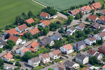 Vue aérienne de Rue Klingbach à Steinweiler dans le département Rhénanie-Palatinat, Allemagne