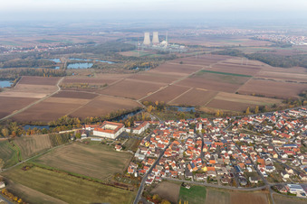 Vue aérienne de Complexe de bâtiments du monastère Maria Hilf à Grafenrheinfeld dans le département Bavière, Allemagne