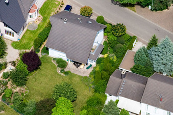 Rue Klingbach à Steinweiler dans le département Rhénanie-Palatinat, Allemagne hors des airs
