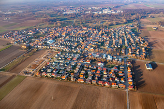 Vue aérienne de Du sud-est à Steinweiler dans le département Rhénanie-Palatinat, Allemagne