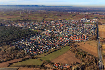 Vue aérienne de Vue de la ville depuis le sud à Rülzheim dans le département Rhénanie-Palatinat, Allemagne