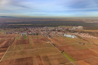 Vue aérienne de Vue de la ville depuis le sud avec la BRASSERIE BELLHEIMER - PARC et Kardex Remstar à Bellheim dans le département Rhénanie-Palatinat, Allemagne