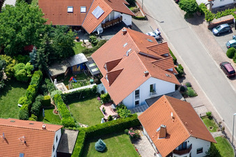 Rue Klingbach à Steinweiler dans le département Rhénanie-Palatinat, Allemagne vue du ciel