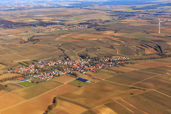 Vue aérienne de Vue du village en hiver depuis le sud-ouest à Dierbach dans le département Rhénanie-Palatinat, Allemagne