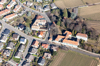 Vue aérienne de Monastère d'Hildebrandseck à le quartier Königsbach in Neustadt an der Weinstraße dans le département Rhénanie-Palatinat, Allemagne