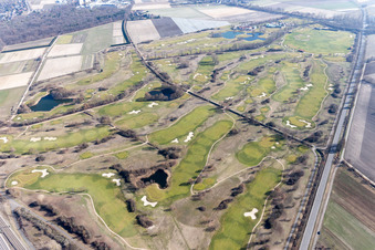 Terrain du parcours de golf Kurpfalz à Limburgerhof à Schifferstadt dans le département Rhénanie-Palatinat, Allemagne hors des airs