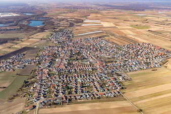 Vue aérienne de De l'est à le quartier Mechtersheim in Römerberg dans le département Rhénanie-Palatinat, Allemagne