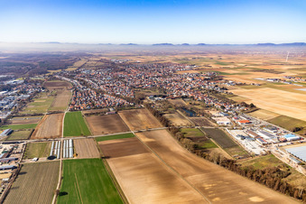 Vue aérienne de De l'est à Herxheim bei Landau dans le département Rhénanie-Palatinat, Allemagne