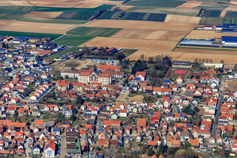 Vue aérienne de Centre de soutien Caritas St. Laurentius et Paulus et St. Paulus Stift Herxheim à Herxheim bei Landau dans le département Rhénanie-Palatinat, Allemagne