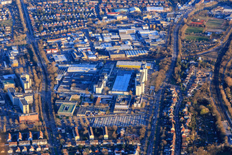 Vue aérienne de Siemens AG, succursale Karlsruhe à le quartier Knielingen in Karlsruhe dans le département Bade-Wurtemberg, Allemagne