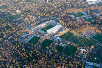 Vue oblique de Wildparkstadion, chantier de construction à le quartier Innenstadt-Ost in Karlsruhe dans le département Bade-Wurtemberg, Allemagne