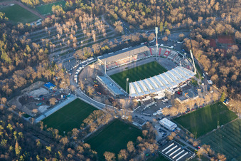 Wildparkstadion, chantier de construction à le quartier Innenstadt-Ost in Karlsruhe dans le département Bade-Wurtemberg, Allemagne vue d'en haut