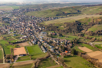 Vue aérienne de Schwarzwaldstr à le quartier Ehrenstetten in Ehrenkirchen dans le département Bade-Wurtemberg, Allemagne