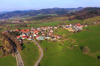 Vue aérienne de Hexentalstr à le quartier Biezighofen in Wittnau dans le département Bade-Wurtemberg, Allemagne