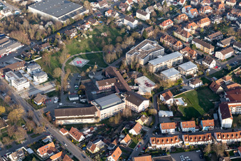 Vue aérienne de Terrain de l'hôpital de la clinique Helios Rosmann à Breisach am Rhein dans le département Bade-Wurtemberg, Allemagne
